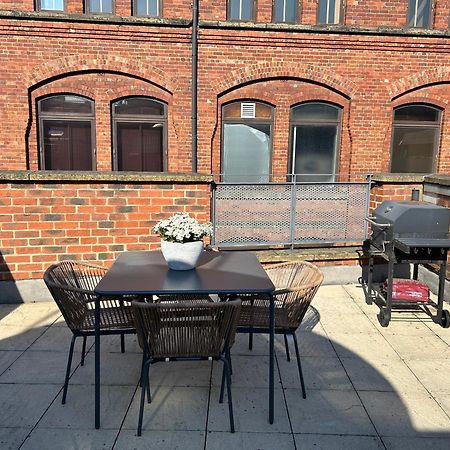 Central Leeds Townhouse With Private Roof Garden Sleeps 4 Exterior photo