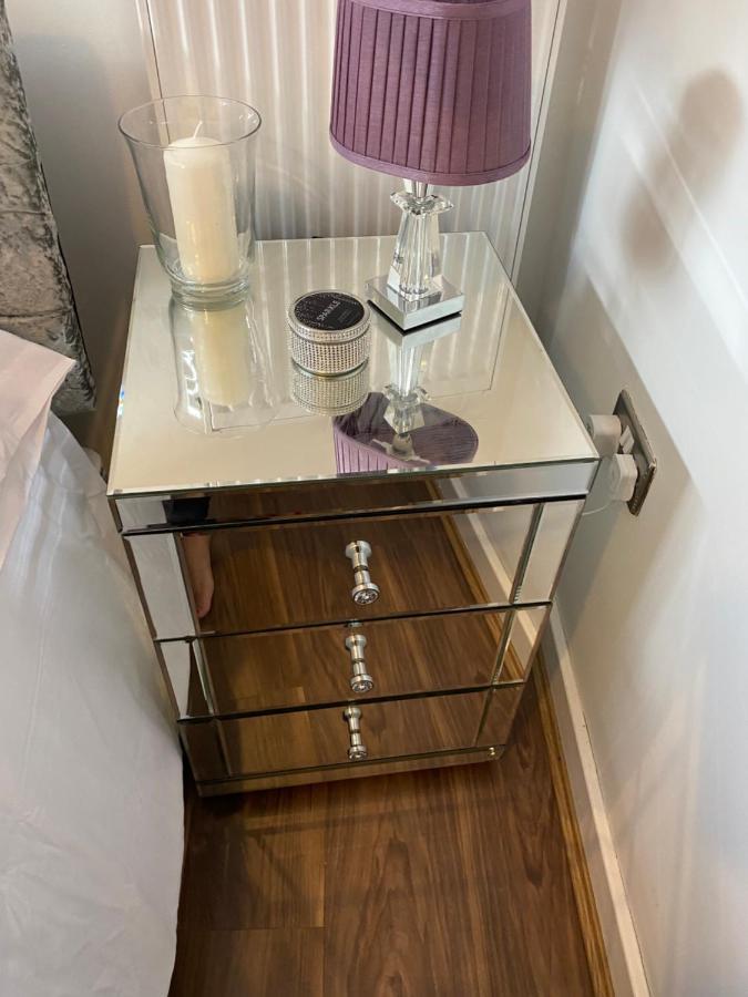Central Leeds Townhouse With Private Roof Garden Sleeps 4 Exterior photo