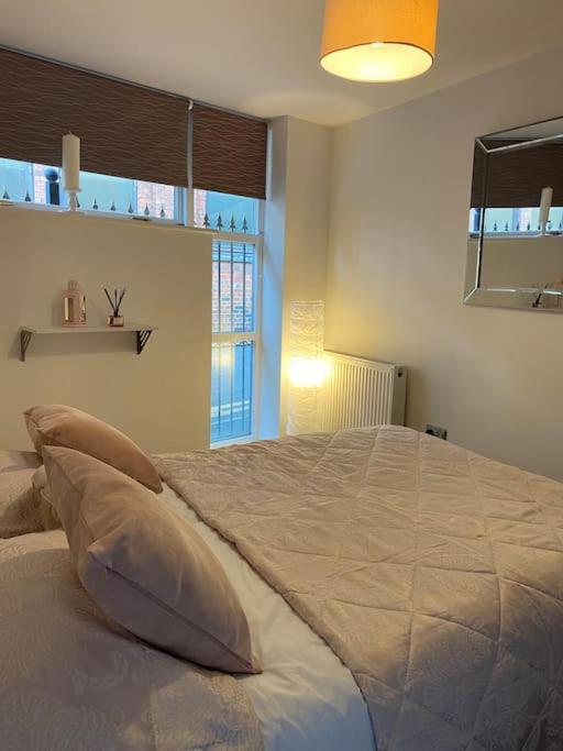 Central Leeds Townhouse With Private Roof Garden Sleeps 4 Exterior photo