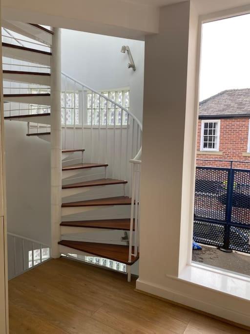 Central Leeds Townhouse With Private Roof Garden Sleeps 4 Exterior photo