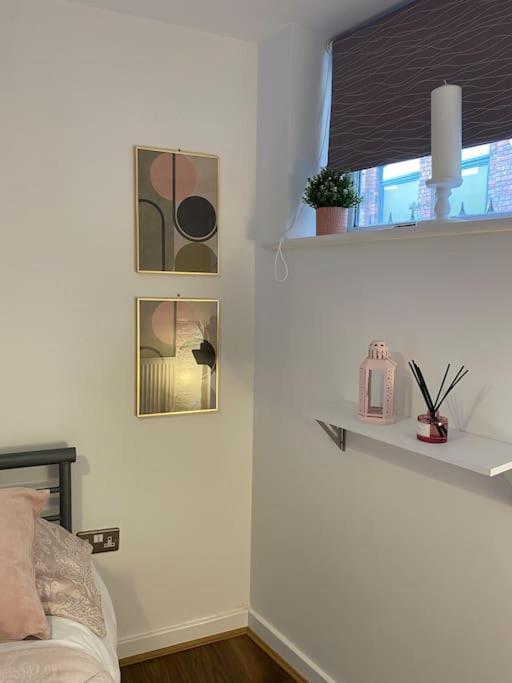 Central Leeds Townhouse With Private Roof Garden Sleeps 4 Exterior photo