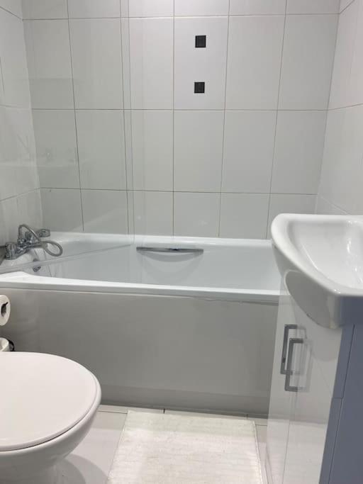 Central Leeds Townhouse With Private Roof Garden Sleeps 4 Exterior photo